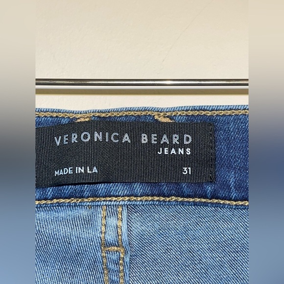 Veronica Beard Jean
Carson High Rise Ankle Flare Jeans - Picture 7 of 13